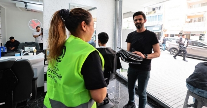 BERBERLERE PENUAR DAĞITILIYOR