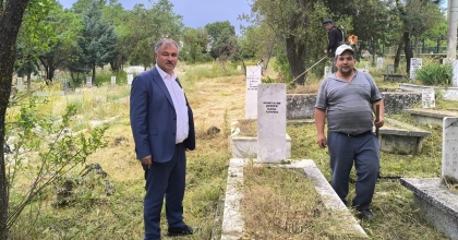 BEYAĞAÇ’TA MEZARLIKLAR BAYRAMA HAZIRLANIYOR