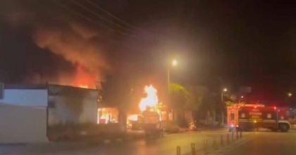 OTO TAMİRCİ YANDI, 3 MİLYON LİRALIK ZARAR OLUŞTU