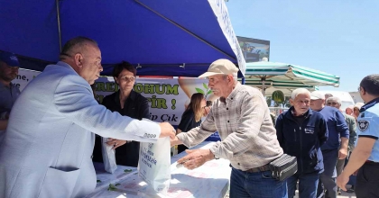 BOZDOĞAN'DA VATANDAŞLARA 25 BİN FİDE DAĞITILDI