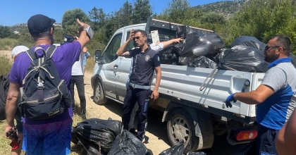 DATÇA’DA GÖNÜLLÜLER ÇEVRE TEMİZLİĞİ YAPTI