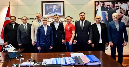 DENİZLİ’DE TİYATRO ŞÖLENİ