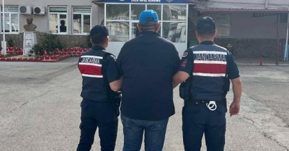  DOLANDIRICILIK SUÇUNDAN ARANAN ŞAHIS NAZİLLİ'DE YAKALANDI