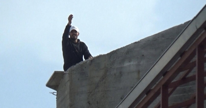 EFELERDE İNTİHAR GİRİŞİMİ