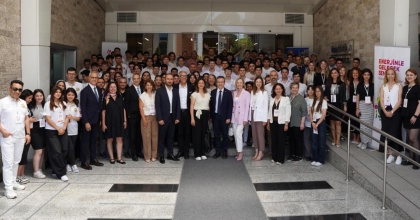 EGE’NİN GENÇ ELÇİLERİ SÜRDÜRÜLEBİLİRLİĞİ SAHNEYE TAŞIDI