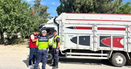 EKSİK EVRAKLA CANLI HAYVAN TAŞIYAN 2 KİŞİ CEZADAN KAÇAMADI