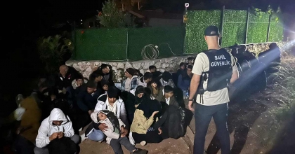 FETHİYE’DE 17’Sİ ÇOCUK 36 DÜZENSİZ GÖÇMEN YAKALANDI