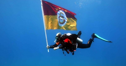 FETHİYE’DE DALGIÇLARDAN DENİZ ALTINDA ŞAMPİYONLUK KUTLAMASI