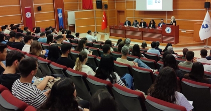 PAÜ’DE SEKTÖR GÜNLERİ: GİRİŞİMCİLİK PANELİNE BÜYÜK İLGİ