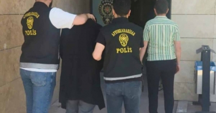 GECE GİRDİĞİ KAFEYİ SOYAN HIRSIZDAN ŞAŞIRTAN NOT