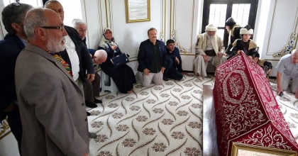 HAYME ANA, ANNELER GÜNÜ'NDE KABRİ BAŞINDA ANILDI