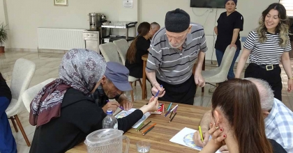 İSPANYOL ÖĞRENCİLER HUZUREVİNDE STAJ YAPIYOR