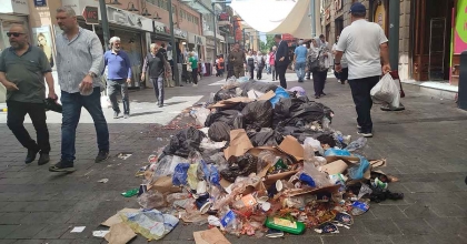 İZMİR'İN GÖBEĞİNDE ÇÖPTEN UTANÇ MANZARASI