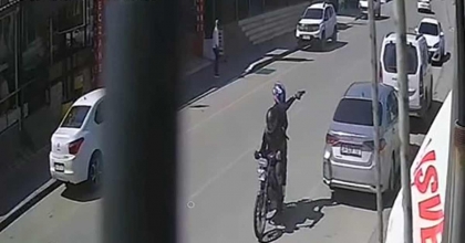 JANDARMA 170 SAAT KAMERA GÖRÜNTÜSÜNÜ İNCELEYİP, ŞÜPHELİLERİ YAKALADI