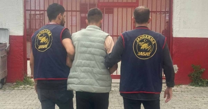JANDARMA EKİPLERİ 4 AYDA ARANAN BİN 689 KİŞİYİ YAKALADI