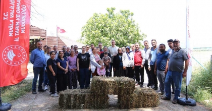 KADIN ÇİFTÇİLERE ‘SAMAN BALYA’ DESTEĞİ