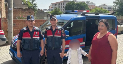 KAYBOLAN 8 YAŞINDAKİ ÇOCUĞU JANDARMA KISA SÜREDE BULDU
