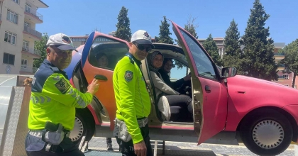 KULA’DA EMNİYET KEMERİNİN ÖNEMİ SİMÜLASYON ARACI İLE ANLATILDI