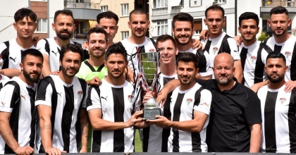 MANİSASPOR, ŞAMPİYONLUK KUPASINI KALDIRDI