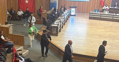 MECLİS ÜYELERİ SALONU TERK ETTİ