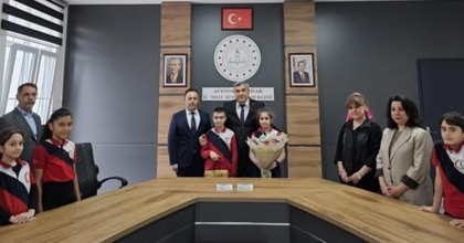 MİNİK KALEMLERDEN BÜYÜK ŞİİRLER