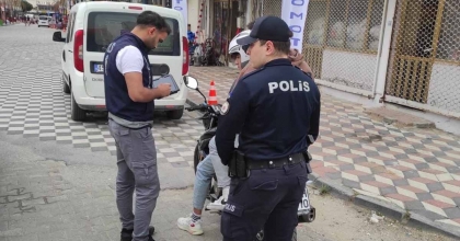 MANİSA'DA 257 MOTOSİKLET SÜRÜCÜSÜNE CEZA KESİLDİ