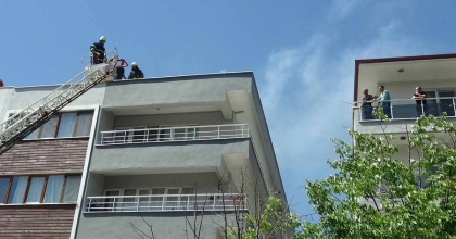 MENTEŞE’DE BACADAN ÇIKAN YANGIN PANİĞE NEDEN OLDU