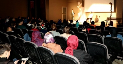 ÖDÜLLÜ TİYATRO OYUNU TAVAS’TA SEYİRCİYLE BULUŞTU