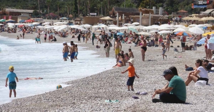 ÖLÜDENİZ’DE PLAJLARDA SEZON HAREKETLİLİĞİ BAŞLADI