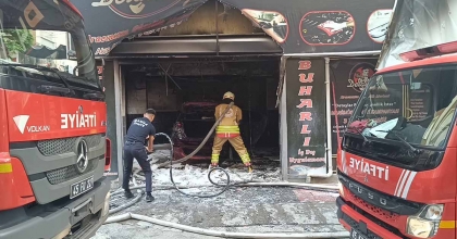 OTO YIKAMACIDA YANGIN: 1 ÖLÜ