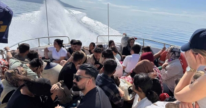 YELKENLİDE 95 DÜZENSİZ GÖÇMEN YAKALANDI