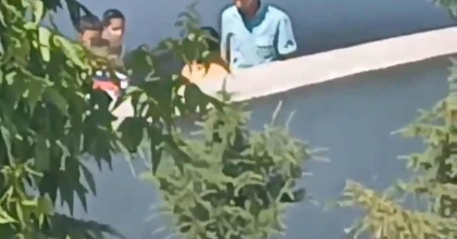 9 YAŞINDAKİ ÖĞRENCİSİNİ ACIMADAN BÖYLE TOKATLADI