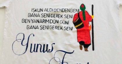 AFYONKARAHİSAR'DA YUNUS EMRE'NİN TÜRKÇESİ TİŞÖRTLERE TAŞINDI