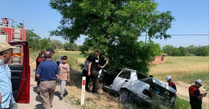 AFYONKARAHİSAR’DA OTOMOBİLLER ÇARPIŞTI: 6 KİŞİ YARALANDI