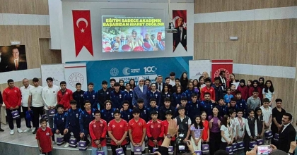 AFYONKARAHİSAR’IN ZİRVEDEKİLERİ ÖDÜLLERİNİ ALDI