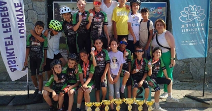 AKHİSARLI BİSİKLETÇİLER BURSA'DA GÖZ DOLDURDU