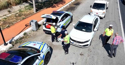 AYDIN BÖLGE TRAFİK EKİPLERİNDEN BAYRAM ÖNCESİ SIKI TRAFİK DENETİMİ