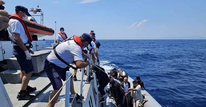 AYDIN’DA 18 DÜZENSİZ GÖÇMEN KURTARILDI