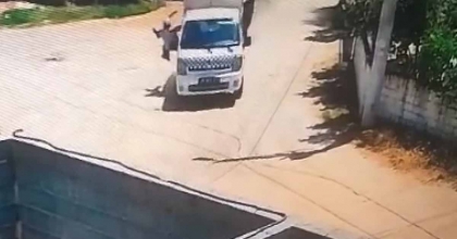 AYDIN'DA ÇÖP TOPLAMA ARACINDAN DÜŞEN İŞÇİ AĞIR YARALANDI