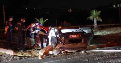 AYDIN'DA FECİ KAZA... İKİ OTOMOBİL ÇARPIŞTI: 2 ÖLÜ, 3 YARALI