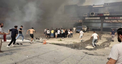 BUCA OTOKENT'E SIÇRAYAN ORMAN YANGINDA 25 ARAÇ KÜL OLDU