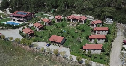 ÇAMELİ’DEKİ TAŞ KONUKLAR CAZİBE MERKEZİ OLDU