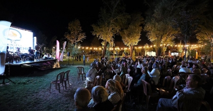 ÇİVRİL’DE YAZ KONSERLERİ VE SİNEMA KEYFİ BAŞLADI