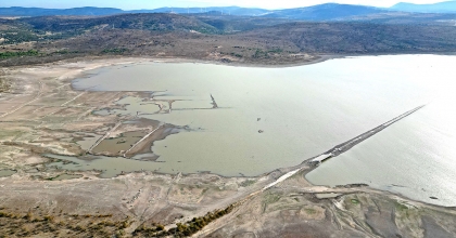 ÇEŞME'NİN İÇME SUYU KAYNAĞI ERİMEYE DEVAM EDİYOR