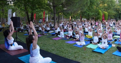 DENİZLİ’DE DÜNYA YOGA GÜNÜ COŞKUSU