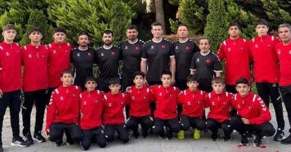 DENİZLİ’NİN GENÇ GÜREŞÇİLERİ AVRUPA SAHNESİNE ÇIKIYOR