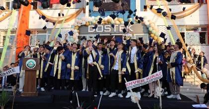 DOSTEK KOLEJİ 2025 MEZUNLARINI COŞKUYLA UĞURLADI