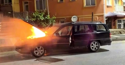 EMET’TE SEYİR HALİNDEKİ ARAÇTA YANGIN