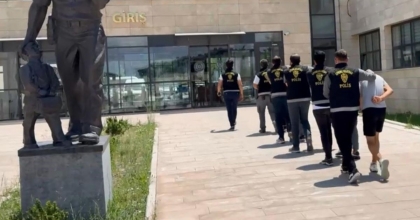 FABRİKADAN 250 BİN TL'LİK MALZEME ÇALAN 5 KİŞİ TUTUKLANDI