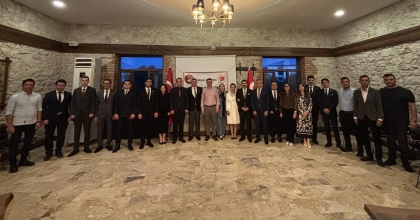 FARKLI BÖLGELERE ATANAN HAKİM VE SAVCILAR İÇİN VEDA YEMEĞİ VERİLDİ